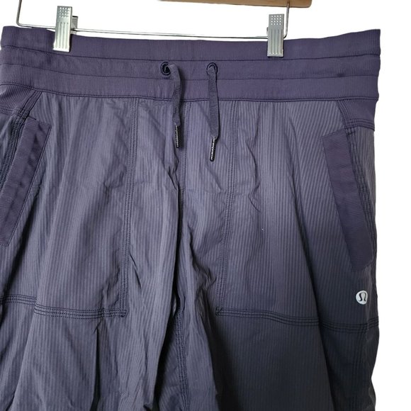 Lululemon Navy Blue Dance Studio Crop No Liner Womens Size 10 - Picture 4 of 11